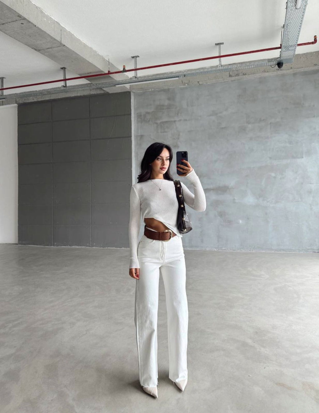 STRAIGHT FIT JEANS