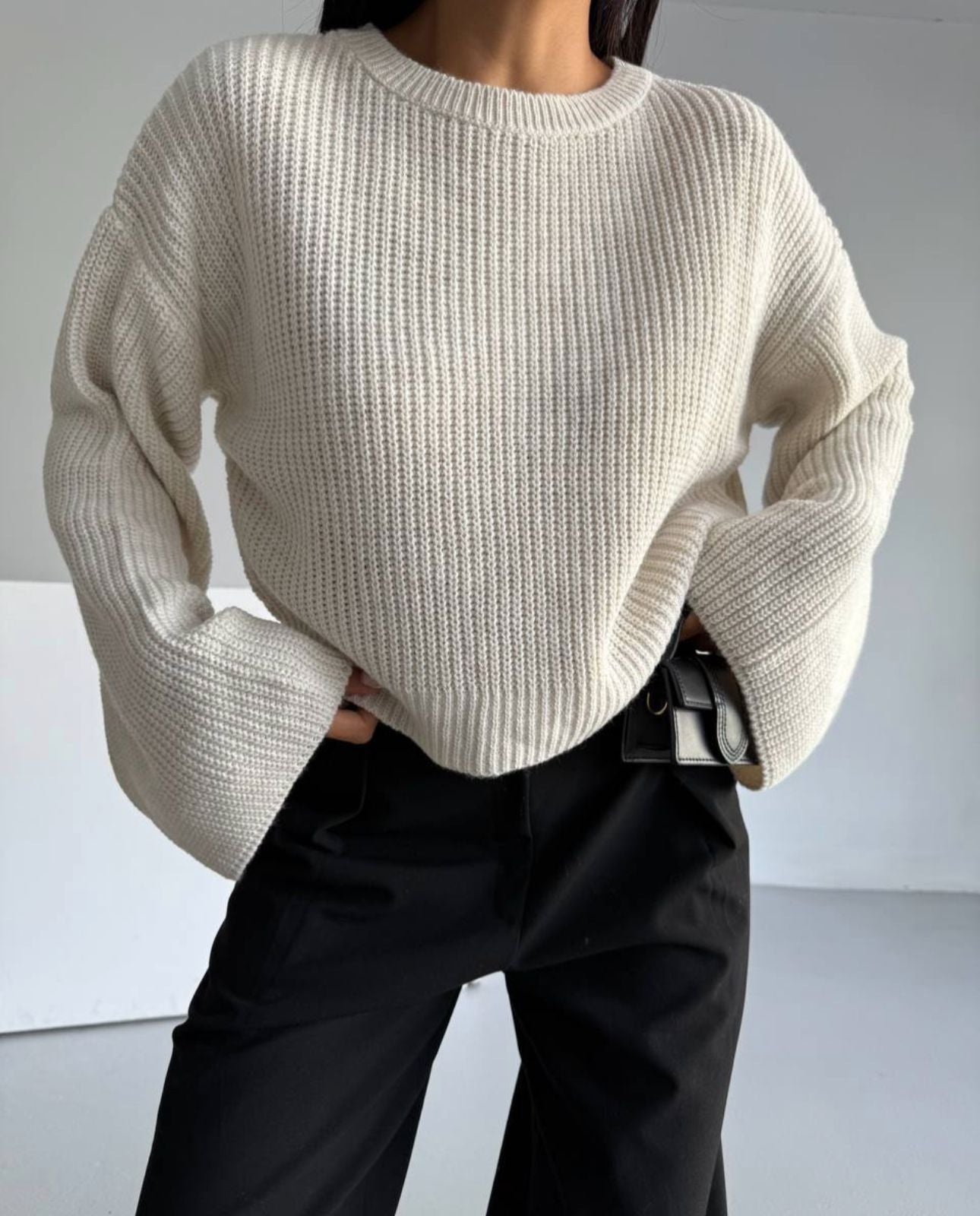KNIT SWEATER