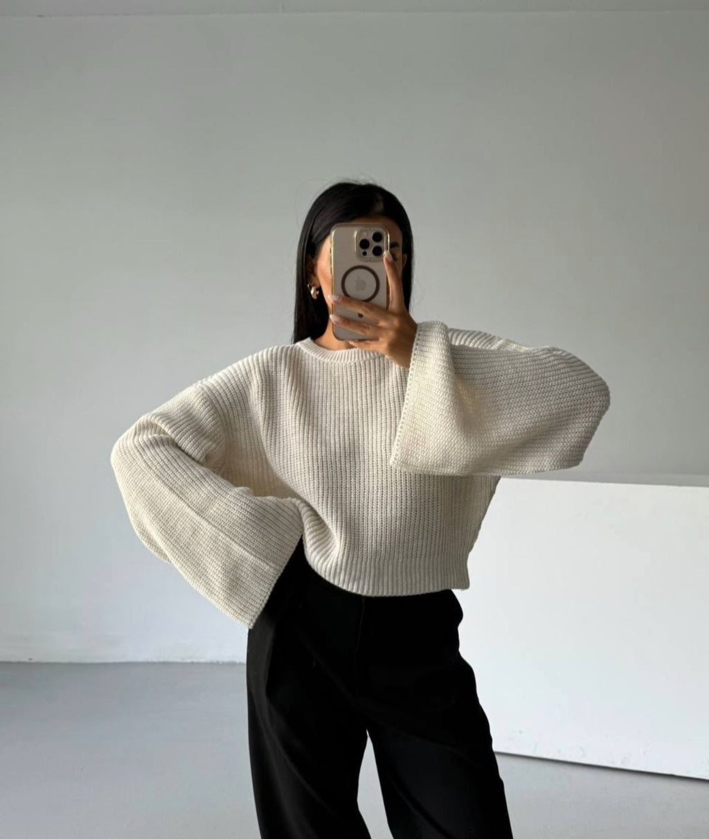 KNIT SWEATER