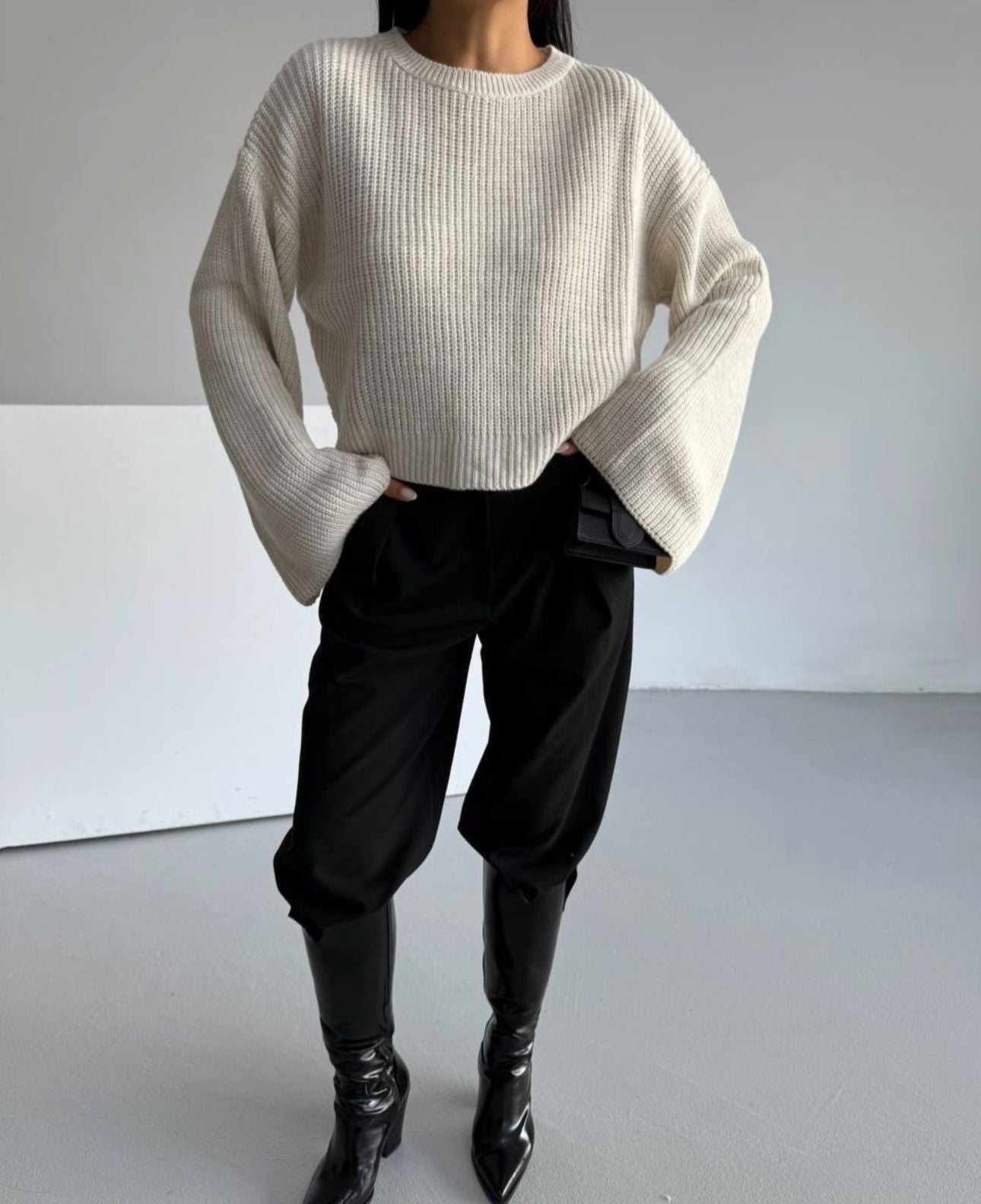 KNIT SWEATER